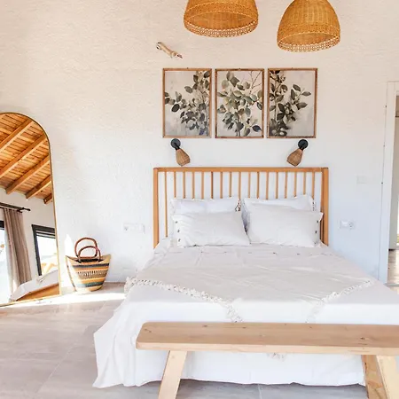 Villa Villalarim & Four Haus