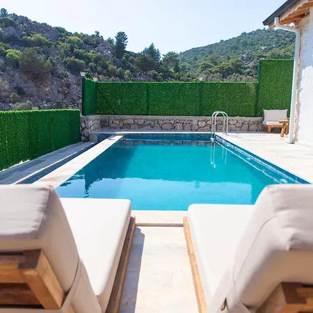 Villa Villalarim & Four Haus *